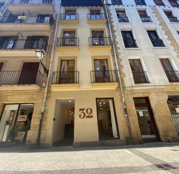 بنسيون 32 De Agostos