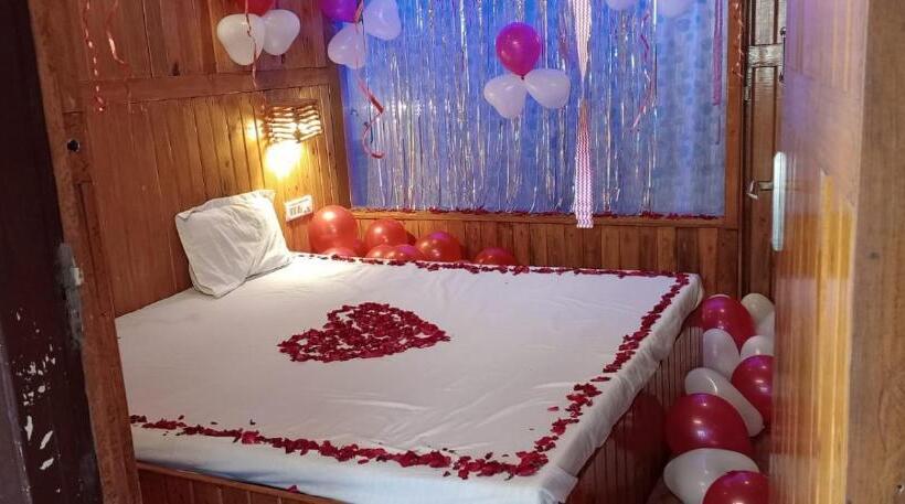 بنسيون Altaf S Motel