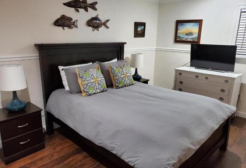 膳宿费 Claiborne Courtyard Guesthouse