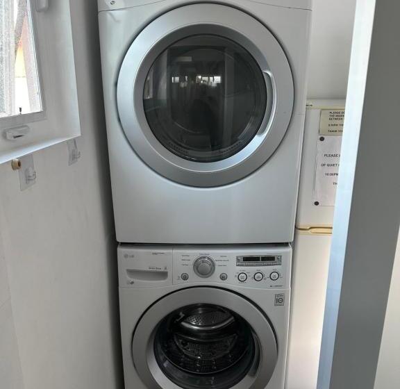 Pension Tropical Oasis On The Water Crown Point