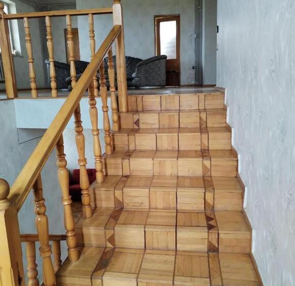 펜션 Airport To Echmiadzin Guest House