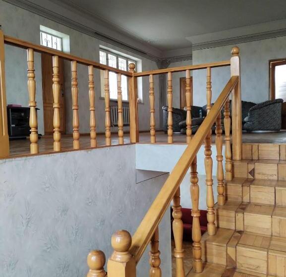 펜션 Airport To Echmiadzin Guest House