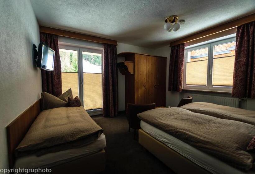 פנסיון Haus Stockibach