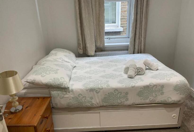 펜션 Kingston House