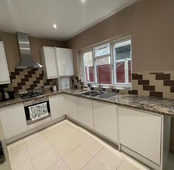 펜션 Kingston House