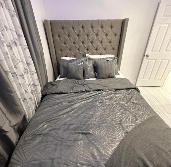 بنسيون Let’s Get Away