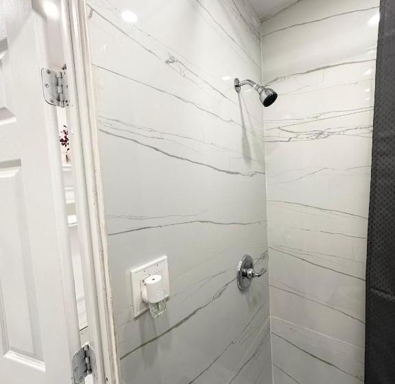 بنسيون Let’s Get Away