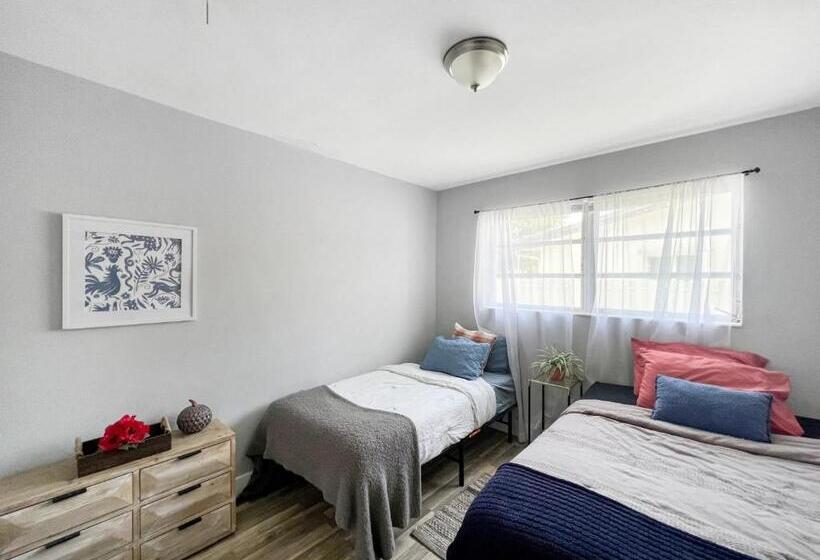 펜션 Miami Residential