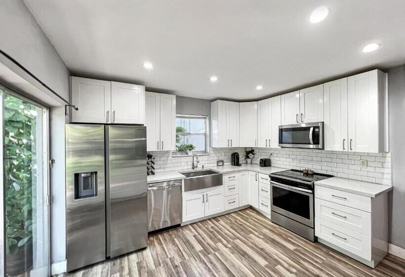 펜션 Miami Residential