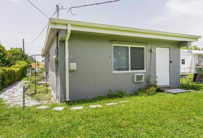 بنسيون Modern Comfort: Studio Retreat