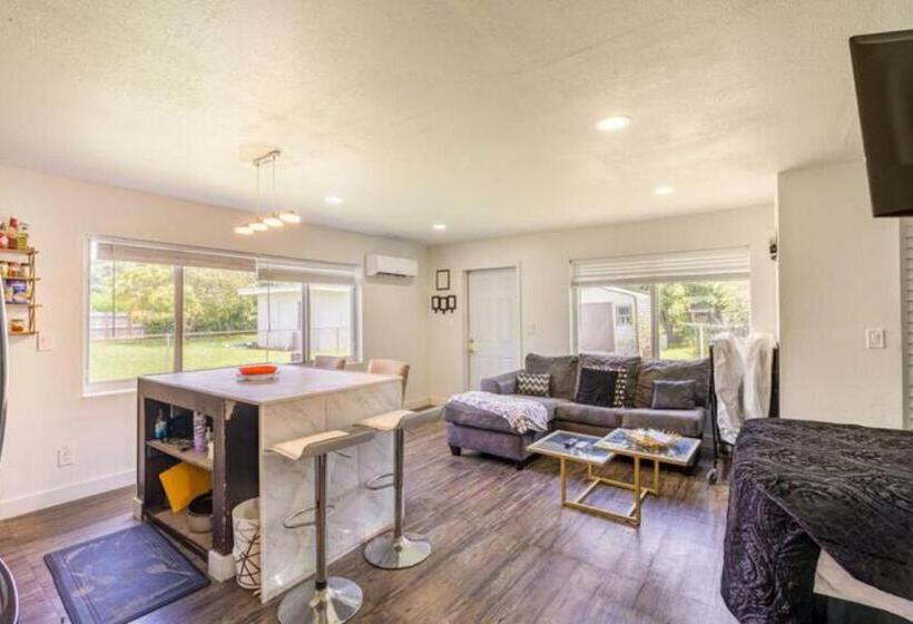 بنسيون Modern Comfort: Studio Retreat