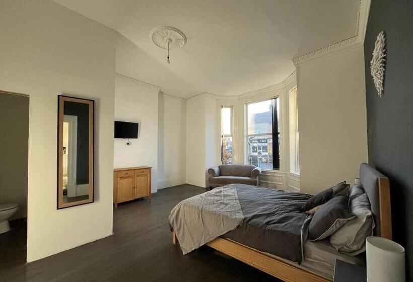 بنسيون Myrtle Villas