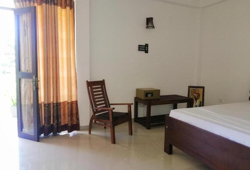 بنسيون Neem Tree Ambalangoda