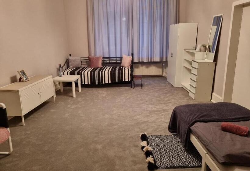 פנסיון Only For Women On Tour