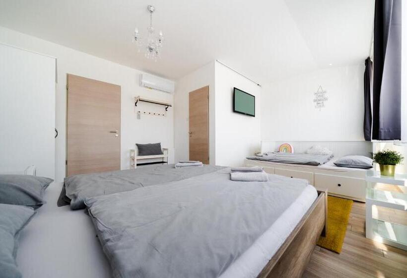 膳宿费 Pipacs Panír & Grill Garden Vendégház