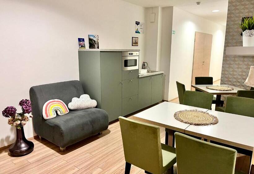 膳宿费 Pipacs Panír & Grill Garden Vendégház