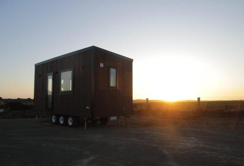 پانسیون Coastal Sunset Tiny Home   Port Fairy Tiny Homes