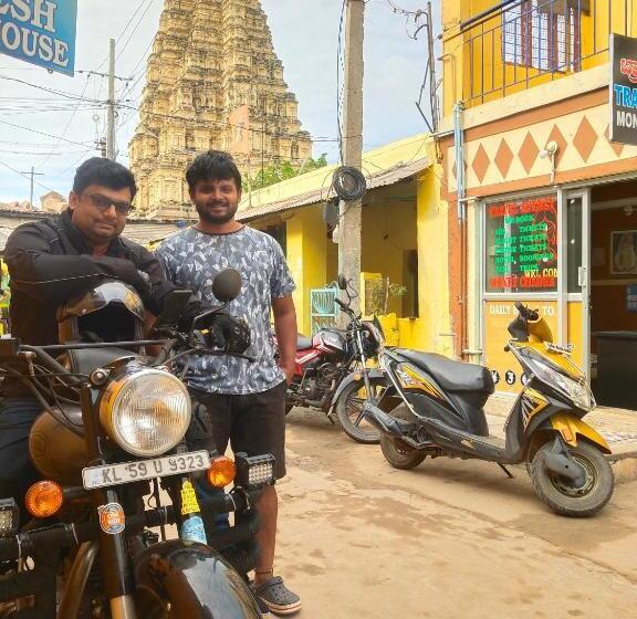 پانسیون Temple View Guest House