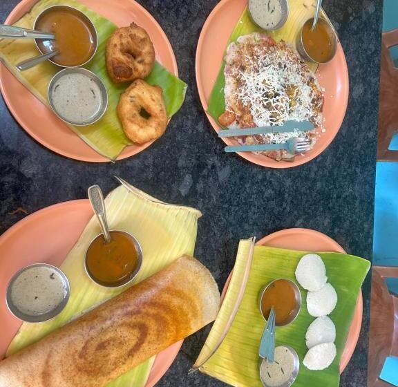 پانسیون Temple View Guest House