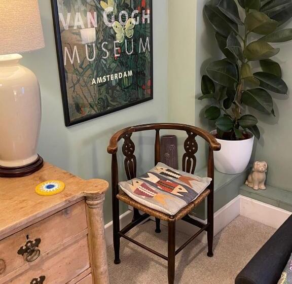 ペンション The Totnes Guest House. Upstairs At Zappa S