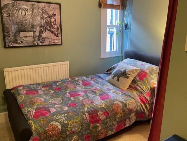 ペンション The Totnes Guest House. Upstairs At Zappa S