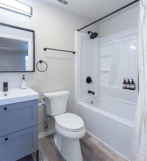 بنسيون Winter Discounts Pink Studio, Central Location