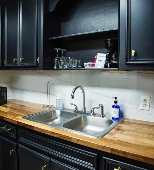 بنسيون Winter Discounts Pink Studio, Central Location