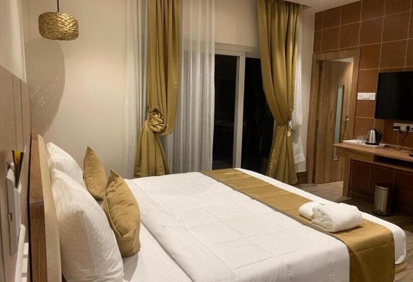 אתר נופש Damodar River Retreat, Uluberia