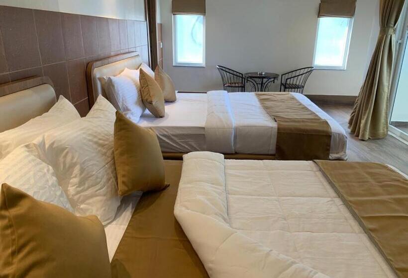 אתר נופש Damodar River Retreat, Uluberia