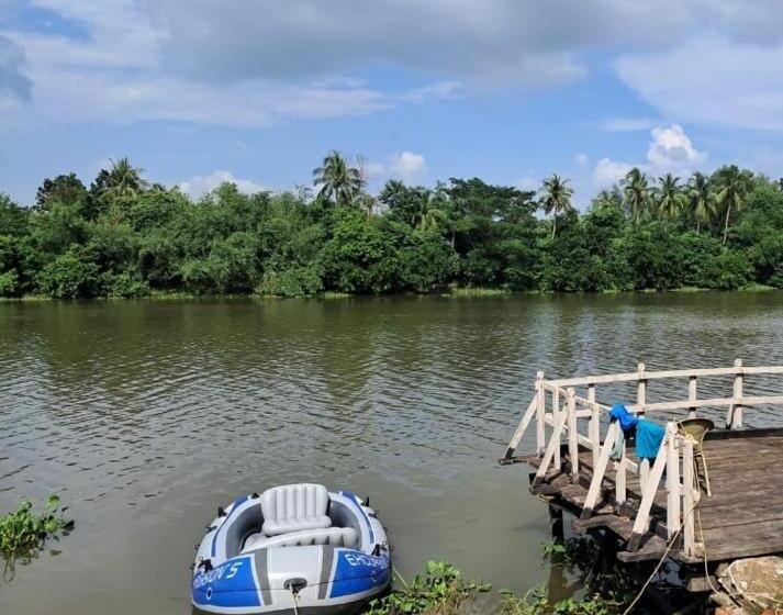 אתר נופש Damodar River Retreat, Uluberia