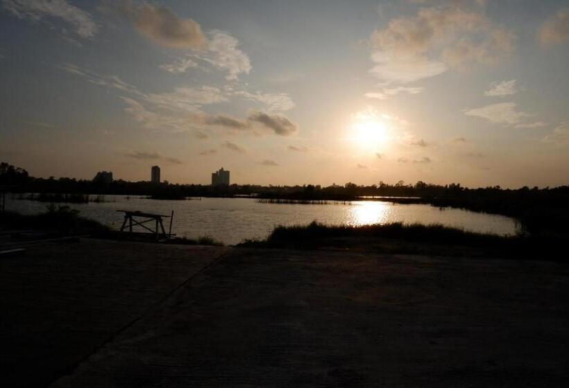 منتجع Sunset Village Rayong