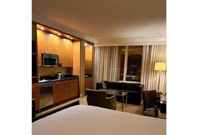 Trump International Hotel In Las Vegas Indulge In Luxury Special Offer!