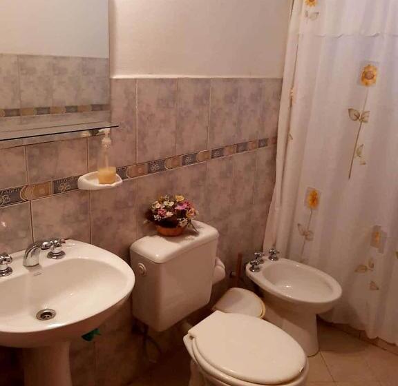 هاستل Casa Host Las Grutas