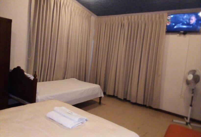 旅馆 Hospedaje Fremiott