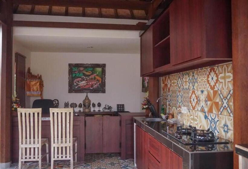 فندق صغير Kj Klumpu Wooden Style Guest House At Canggu