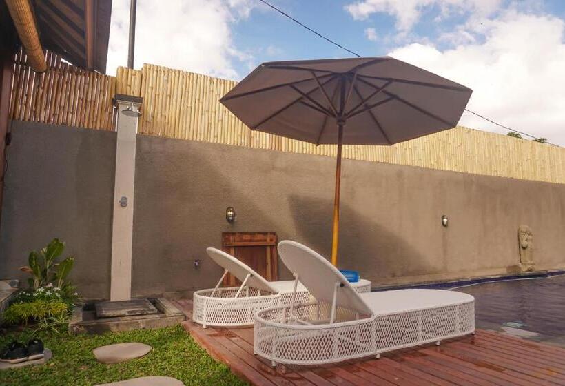 فندق صغير Kj Klumpu Wooden Style Guest House At Canggu