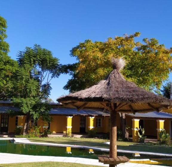 فندق صغير Posada En Las Tapias Translasierras