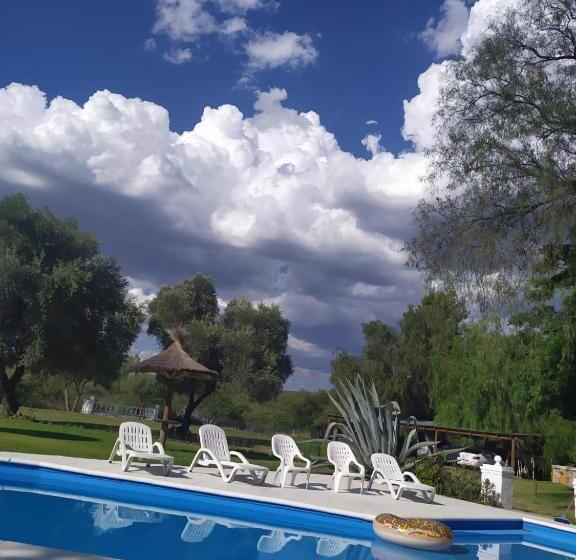 ユースホステル Posada En Las Tapias Translasierras