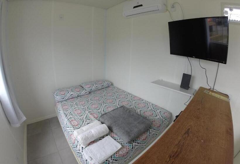 הוסטל Pousada Beach Box