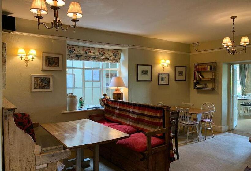 ユースホステル The Powis Arms