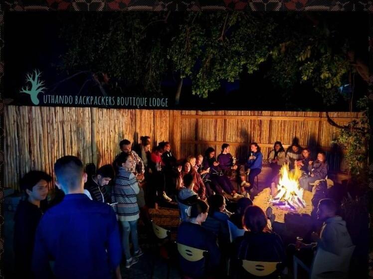 هاستل Uthando Backpackers Lodge