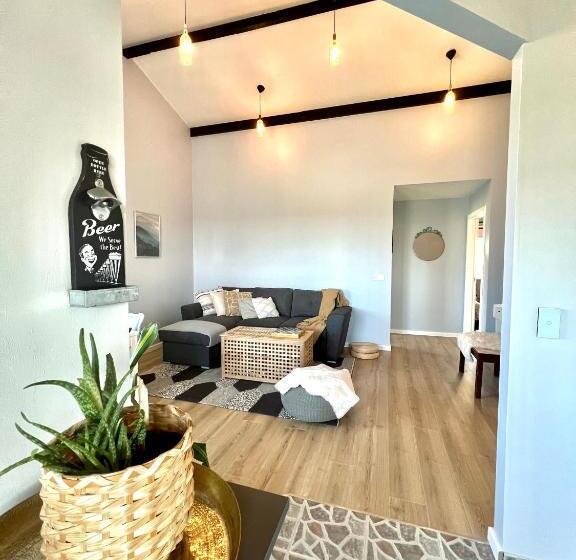 هاستل Valkyrie Guesthouse   1km From Seljalandsfoss