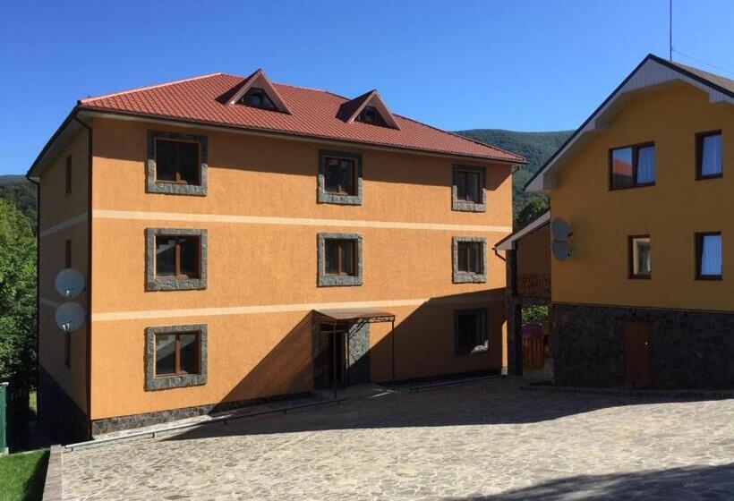 ユースホステル Vovk Gasthaus