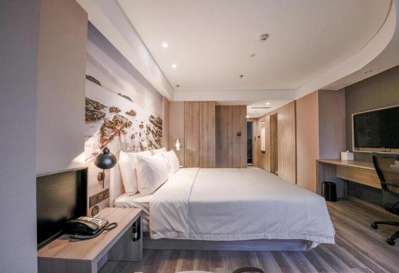 Atour Hotel Railway Station Dalian