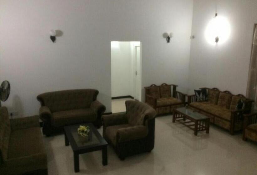 住宿加早餐  Ahasna Family Villa