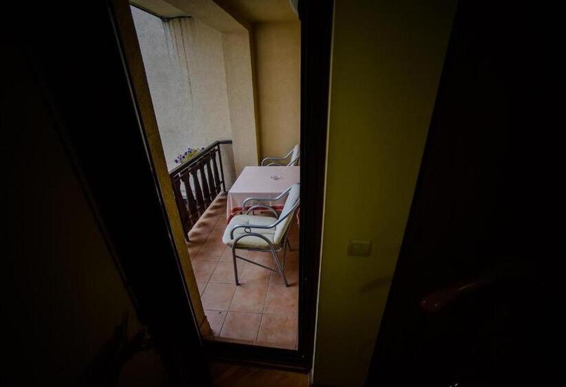 تختخواب و صبحانه Apartmani Park Kod Novice