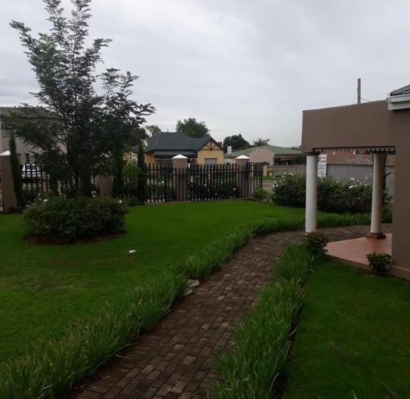 צימר Balfour Lodge