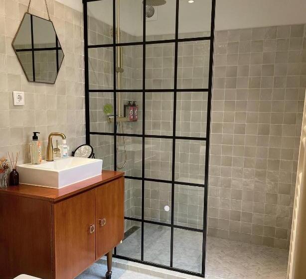 تختخواب و صبحانه Bnb 117