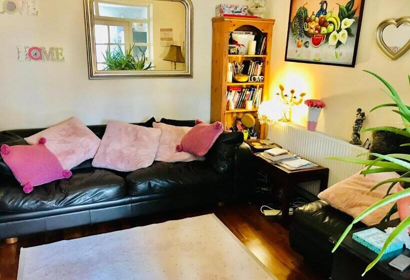 住宿加早餐  Enfield Lock Business Stay House