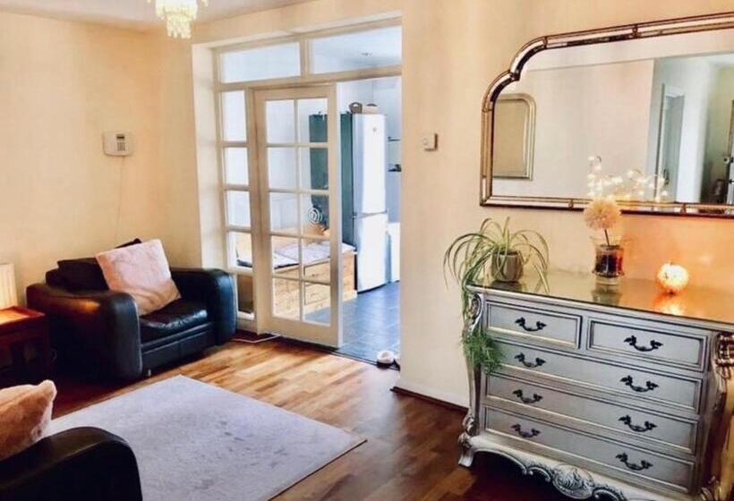 住宿加早餐  Enfield Lock Business Stay House